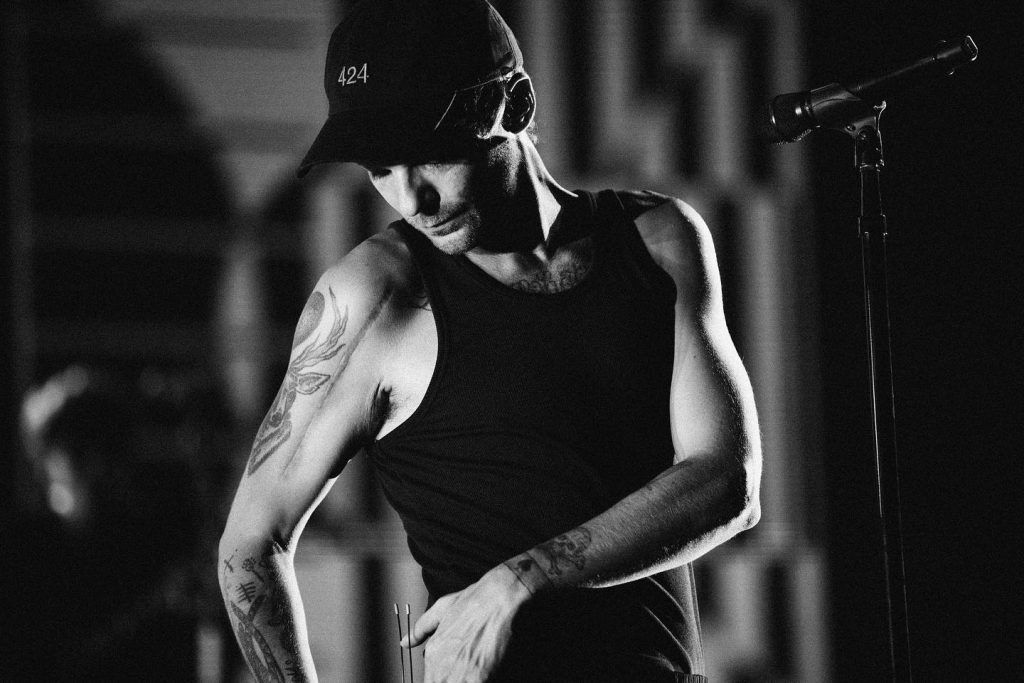 Who Is Louis Tomlinson Dating