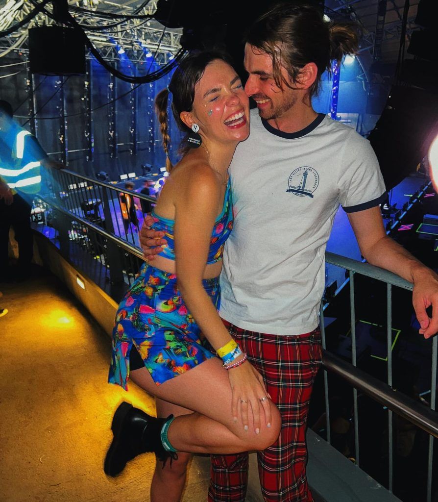  Louis Tomlinson relationship