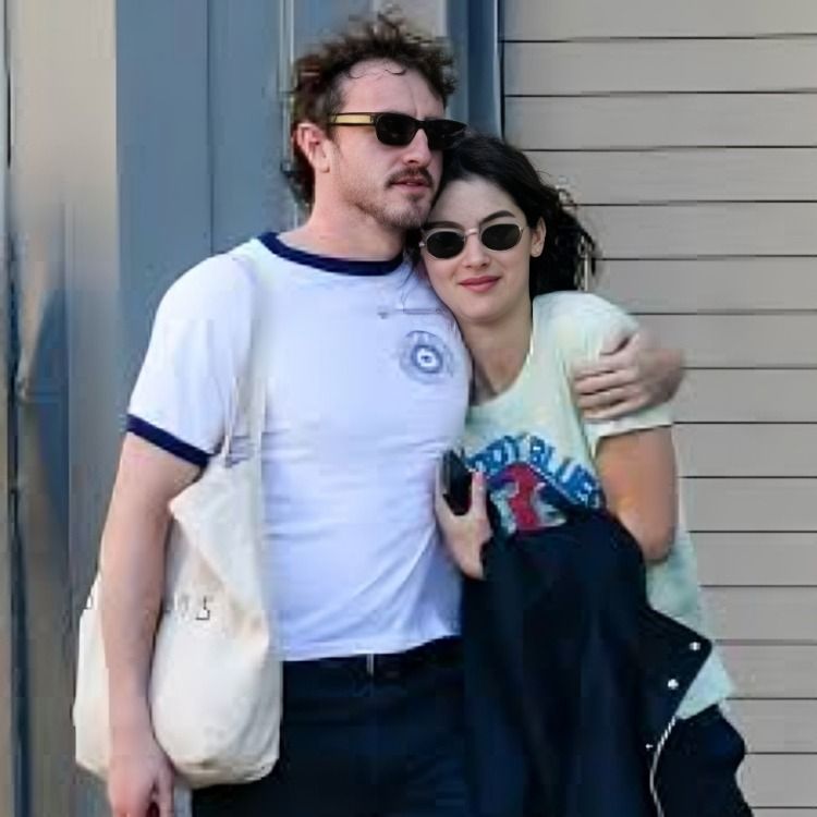 Who Is Gracie Abrams' Boyfriend? Everything You Need to Know