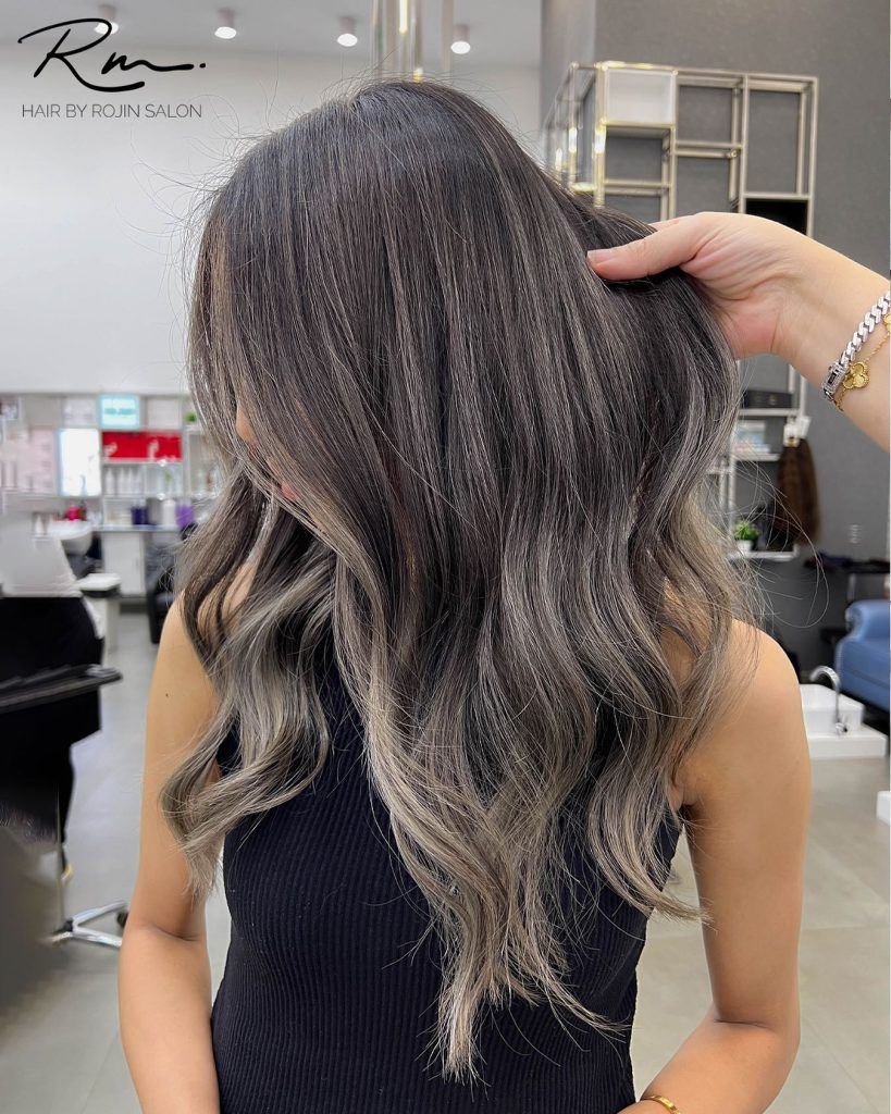 Money Piece Hair: The Trendy Look You Need in 2024