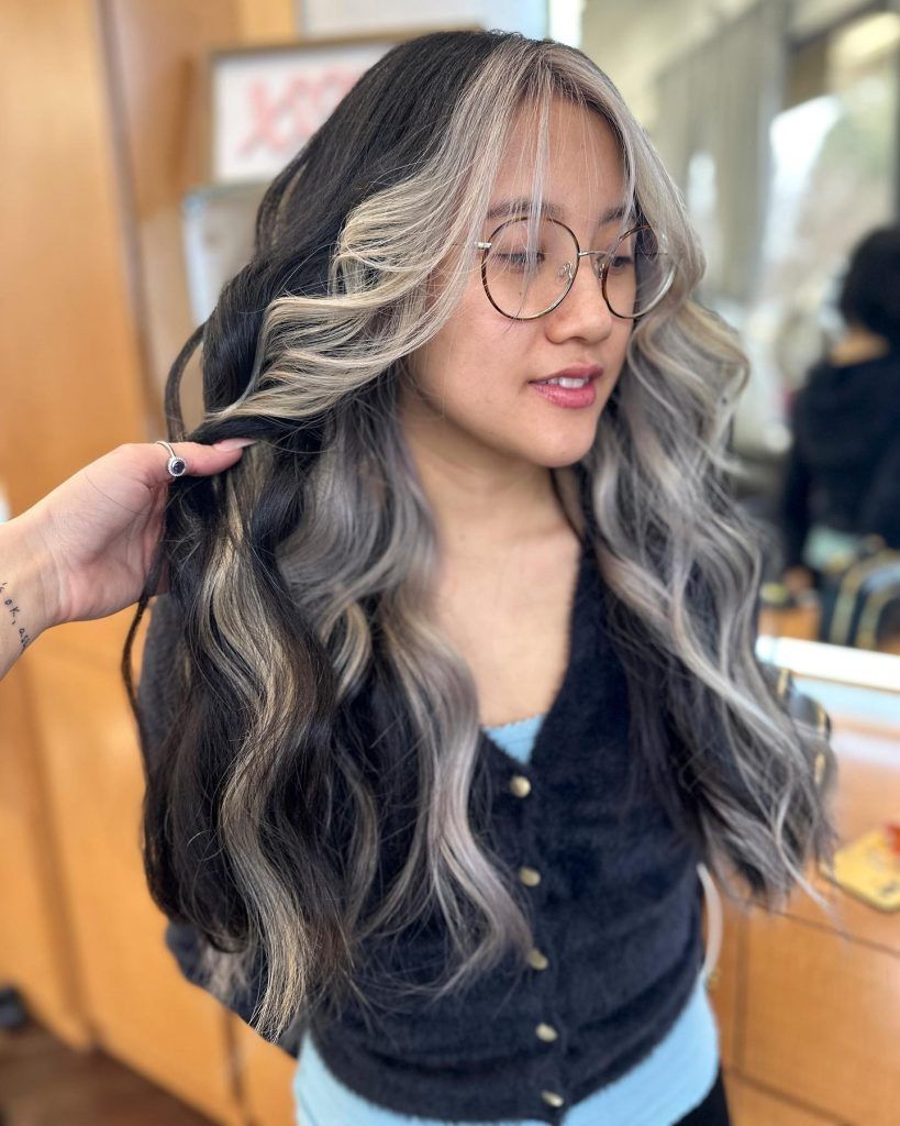 Money Piece Hair: The Trendy Look You Need in 2024