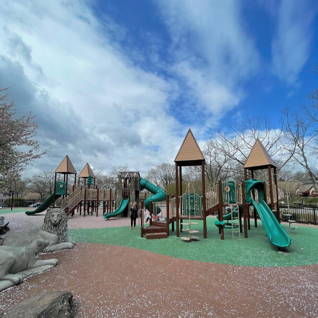 Playgrounds Near Me – Best Parks for Kids & Families
