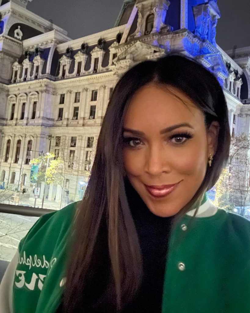 Jacqueline London Bio: NBC10 Anchor’s Life & Career