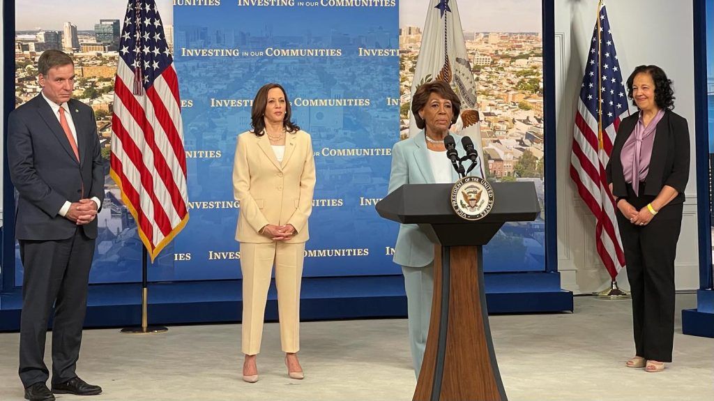 Maxine Waters Salary 2025: Surprising Earnings Exposed