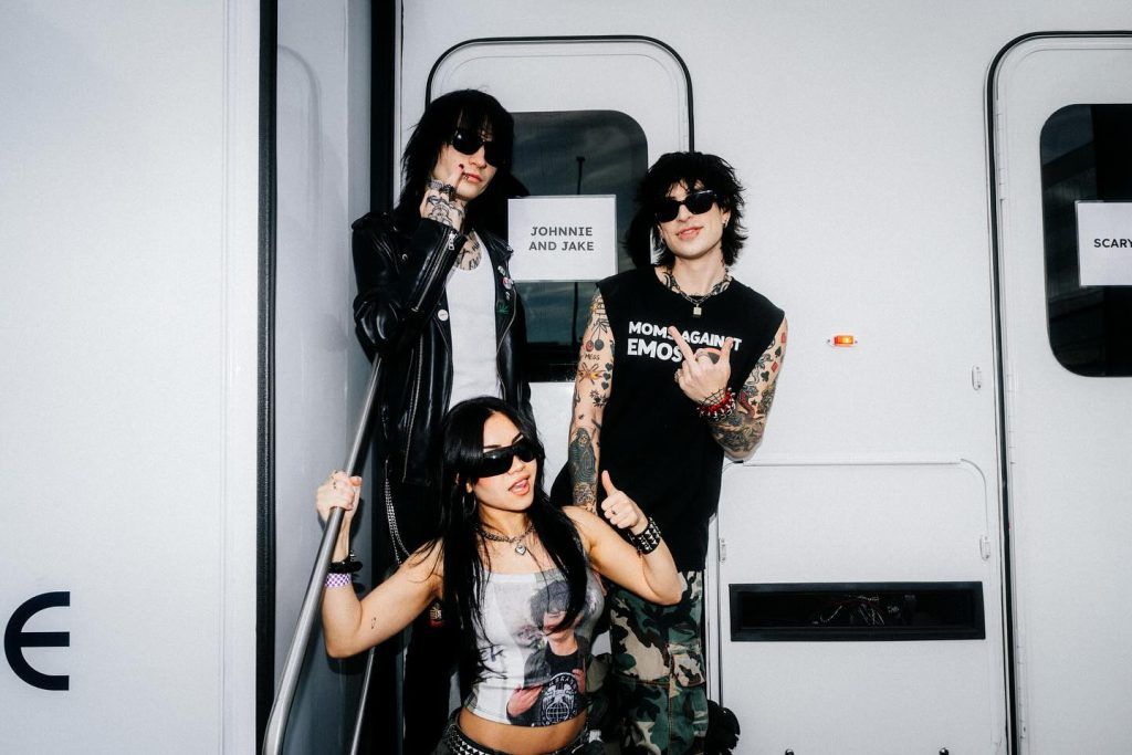 Johnnie Guilbert Height: How Tall Is He Really