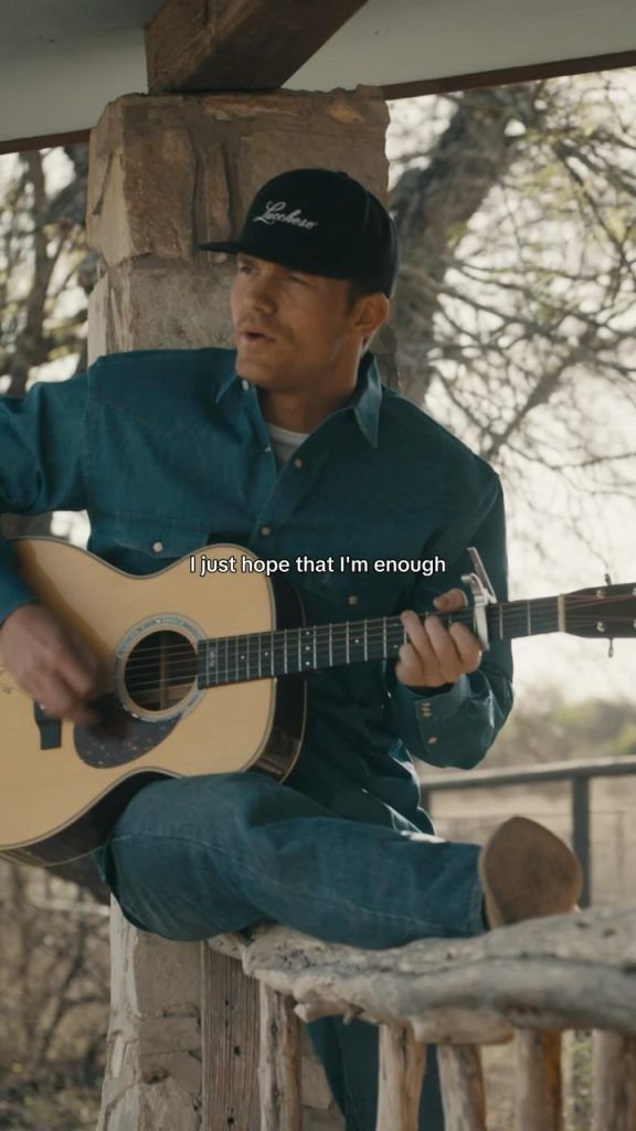 How Tall Is Parker McCollum? Exact Height Revealed