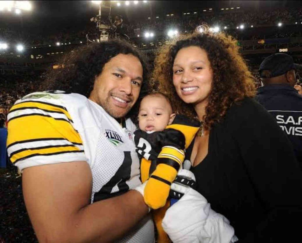 Theodora Holmes: Wife of NFL Star Troy Polamalu
