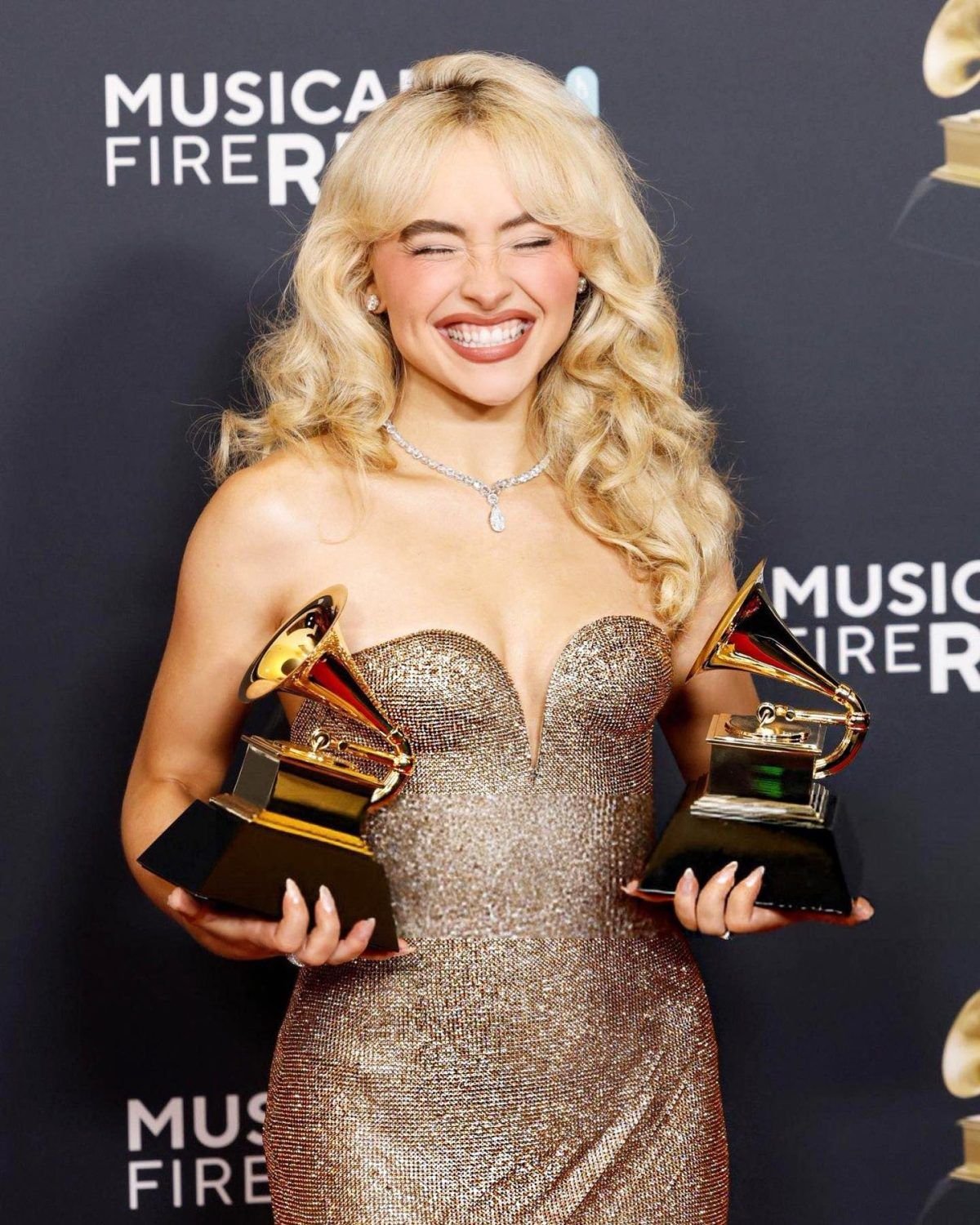 Sabrina Carpenter Height and Weight: Full Details Inside - CEOColumn