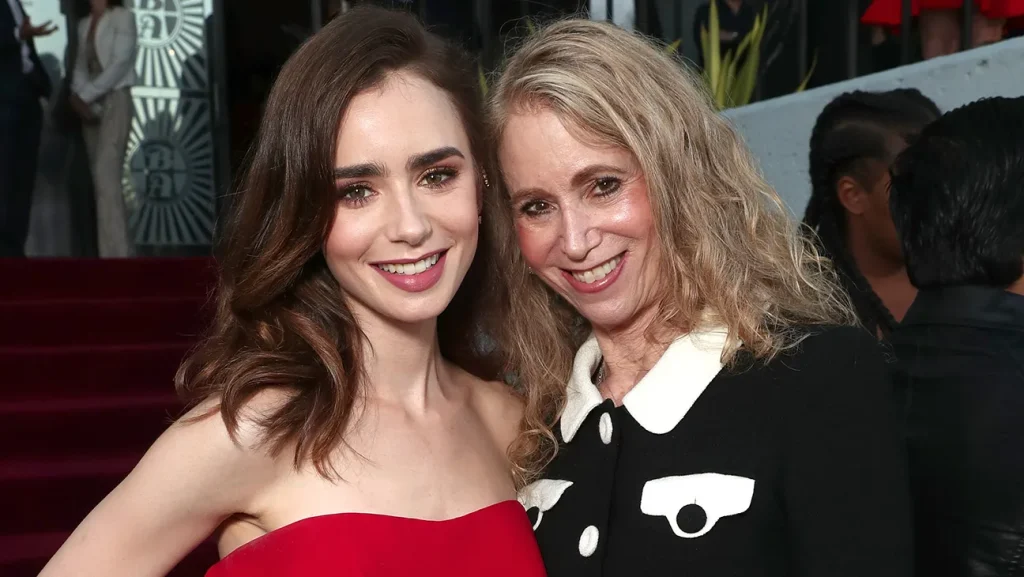 Jill Tavelman: Phil Collins’ Ex-Wife & Lily Collins’ Mother Jill Tavelman: Phil Collins’ Ex-Wife & Lily Collins’ Mother