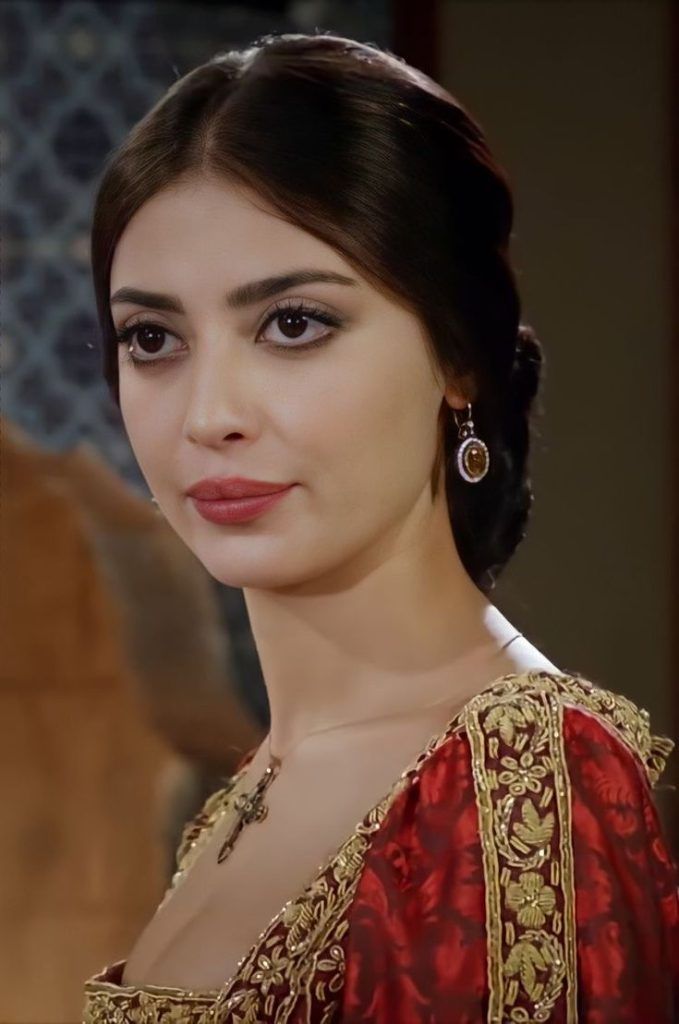 Greece Beautiful Woman: Top Icons of Timeless Beauty