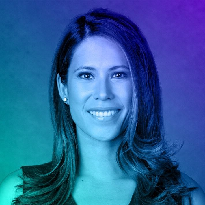 Deirdre Bosa Sexy: CNBC's Hottest Looks