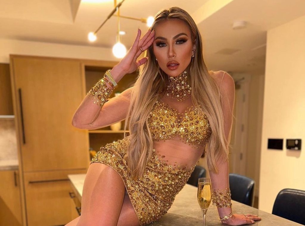 Deirdre Bosa Sexy: CNBC's Hottest Looks