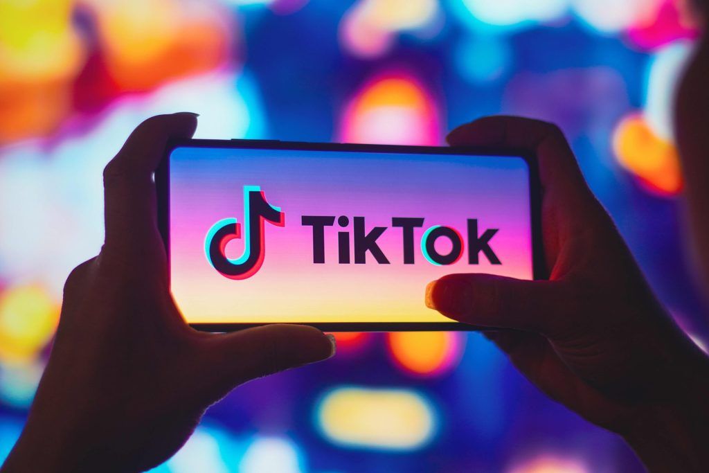 Tik Tok Face: Meaning, Trend & Why It’s Going Viral in 2025