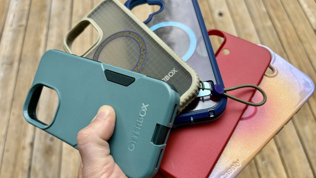 Bulky vs. Slim: Choosing the Right iPhone 15 Case