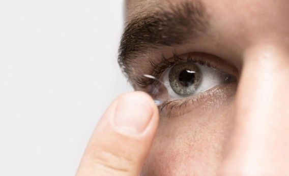 How to Choose the Right Contact Lenses for Comfort, Vision and Style