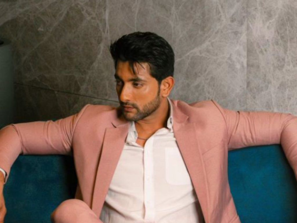 Fahmaan Khan Height, Net Worth & Family 2026 Fahmaan Khan Height, Net Worth & Family 2026