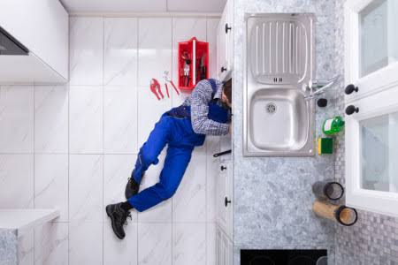 Crucial Steps Plumbers in Orange County Take During Serious Household Plumbing Emergencies