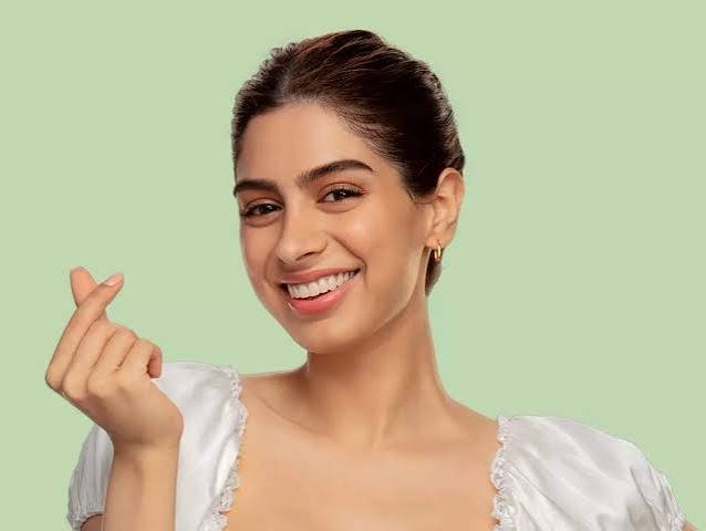 Khushi Kapoor Height, Age, Net Worth, Career & More