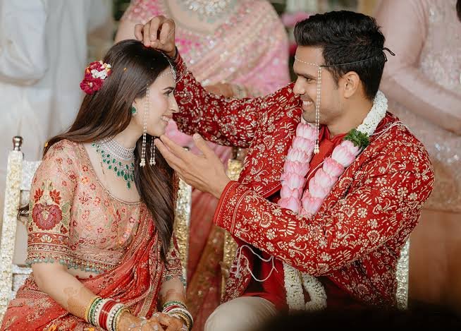 Saaniya Chandhok Age: How Old Is Arjun Tendulkar's Wife? 2026
