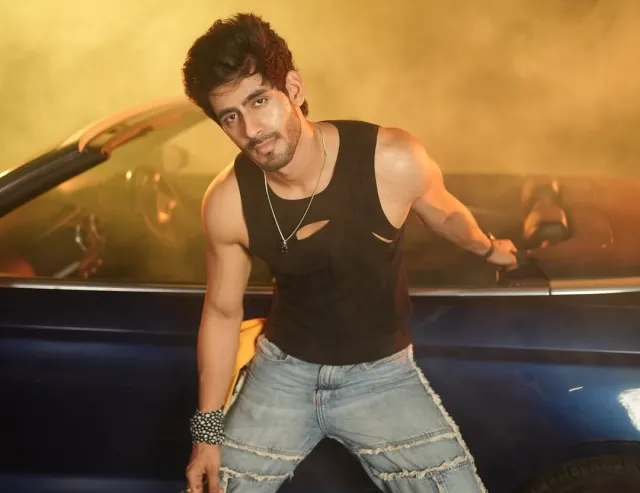 Rishabh Jaiswal Net Worth, Age, GF, Family & Career 2026